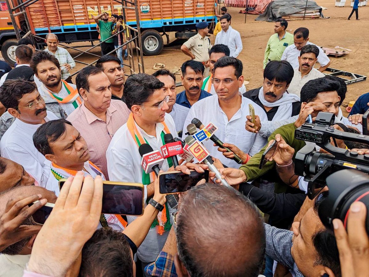 SachinPilot's tweet photo. छत्तीसगढ़ के तखतपुर, बिलासपुर में कल 29 अप्रैल को आयोजित होने वाली श्री @RahulGandhi जी की जनसभा की तैयारियों का सभास्थल पहुंचकर जायजा लिया।

@DeepakBaijINC @DrCharandas 
@INCIndia 
@INCChhattisgarh https://t.co/EFSAra6sjk