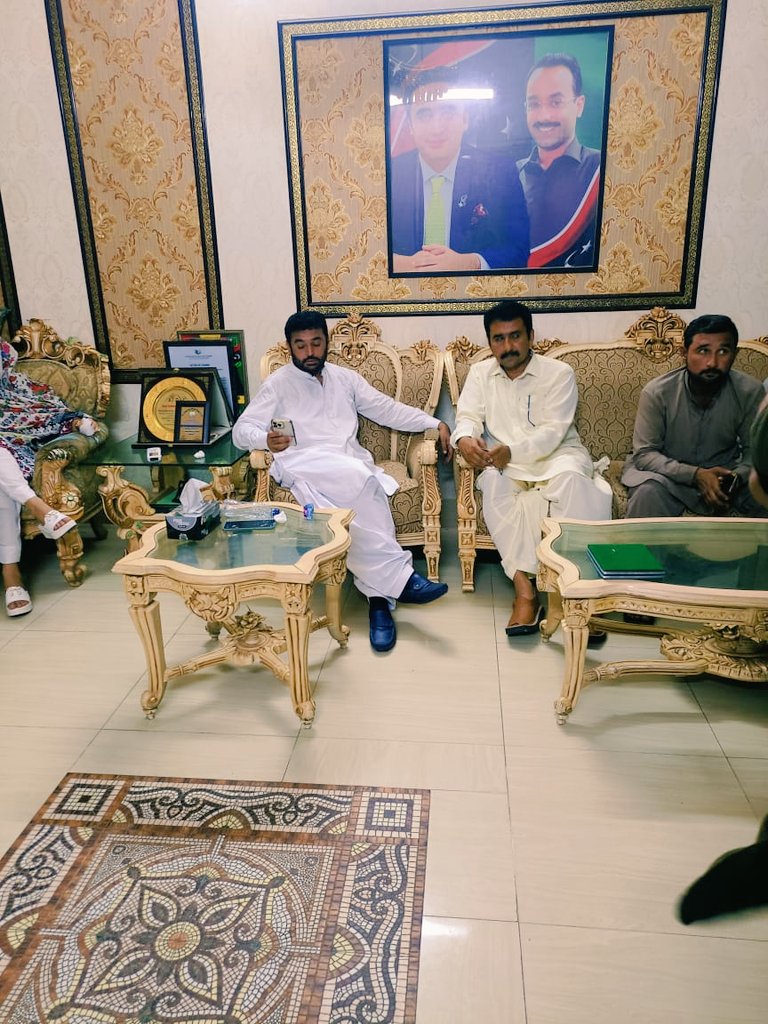 Today 28_04_2024 #Mayor Hyderabd Mr @KashifShoroPPP sb, Meet with Party Workers, Voters & Local Residents and Solved their Problems at #ShoraHousePS60 #Hyderabad @BBhuttoZardari @jamkhanshoro @bilalshoro376