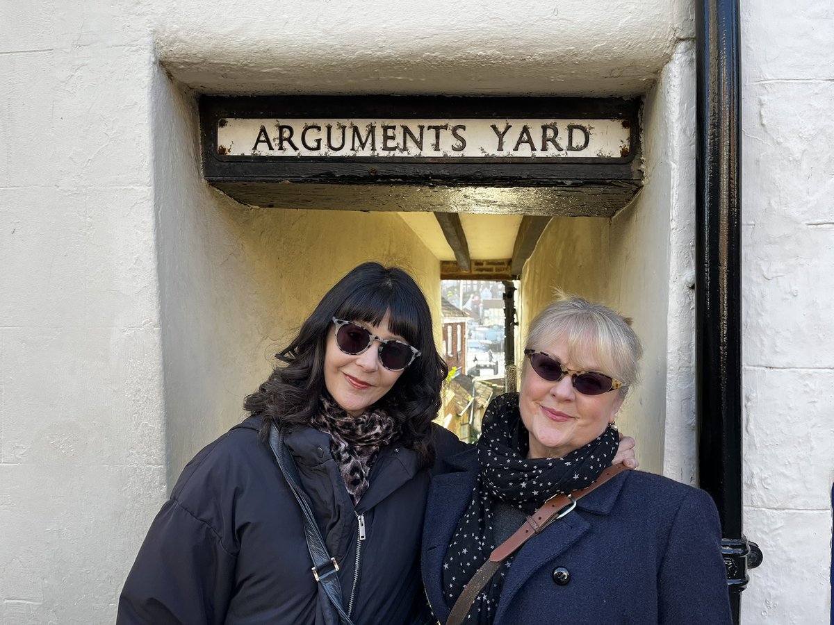 Me & @essiefox at our #WritingtheGothic workshop at the WONDERFUL @WhitbyMuseum - founded by the town’s Literary & Philosophical Society. A privilege to be there with such a warm responsive group. Thanks to the brilliant @amandajanemason for making it happen! (No arguments 🤣)
