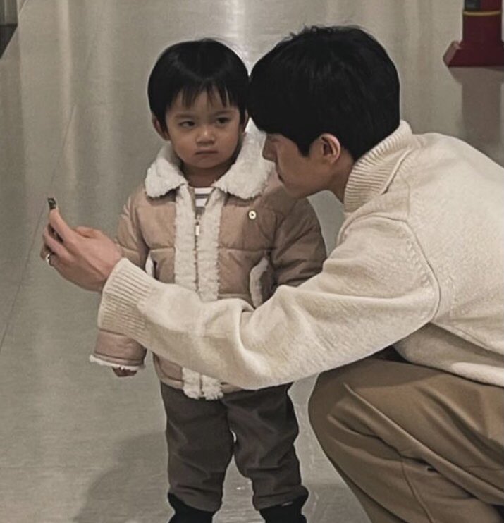 jwoniiee_'s tweet photo. He's a living meme 😏 https://t.co/XgMJTwhaL7