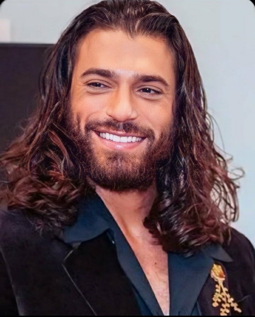 🌻CanYamanAmericaFans50🌻wishes All CY Fans a Beautiful 
Good Morning  and may God Bless you today and always❣️Enjoy your day to the fullest ❣️
Know you are loved 🥰 
#CanYaman #ViolaComeIlMare2 
#ElTurco #SandokanTheSeries