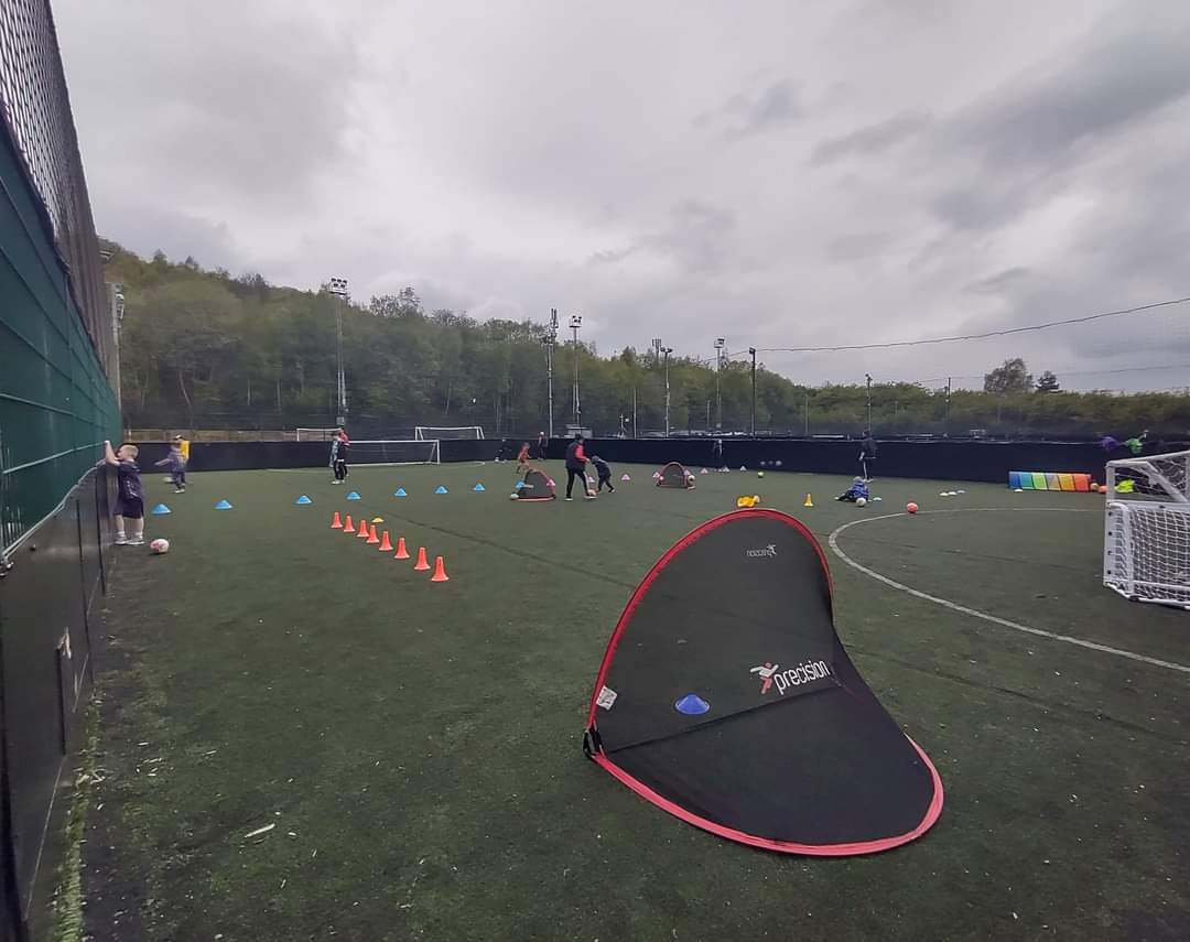 Our FA Comets&amp; Autism Friendly Football sessions are growing and its great to see new faces enjoying the sessions and building confidence. 🔴⚫ #CTDC
<a href="/BCbeactive/">Active Black Country</a> <a href="/BirminghamFA/">Birmingham County FA</a>
<a href="/SCVOSandwell/">SCVO</a> <a href="/DudleyCVS/">Dudley CVS</a> <a href="/colleylane/">Colley Lane Primary Academy</a> <a href="/CaslonPrimary/">Caslon Primary</a>