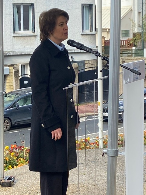 🇫🇷La sous-préfète Fatou Diop Mano participait hier à la cérémonie de commémoration du 109e anniversaire du début du génocide arménien à #Clamart avec le maire @JD_Berger, le député @JLBourlanges et l'ambassadrice de la République d'Arménie en France @tolmajian 
ainsi que des…