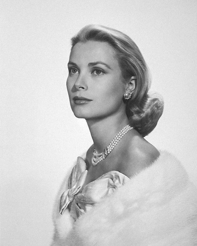 'Remembering the timeless beauty and unparalleled talent of Hollywood's iconic star #GraceKelly. Her unforgettable performances in #DialMForMurder and #RearWindow still captivate audiences today. A true legend of the silver screen!'