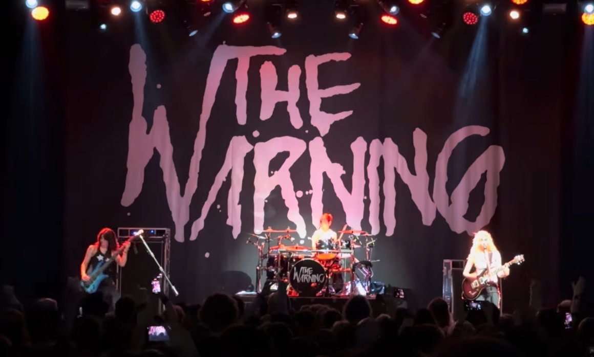 .@TheWarningBand2 | Evolve live at the O2 Forum Kentish Town in London.

🎥 Credits: @robwatson_dev (IG)
🔗 youtu.be/uZHUILEqRy8

#TheWarningBand #ConquerDivide #EuropeTour2024 #PRSGuitars #SabianCymbals #SpectorBass