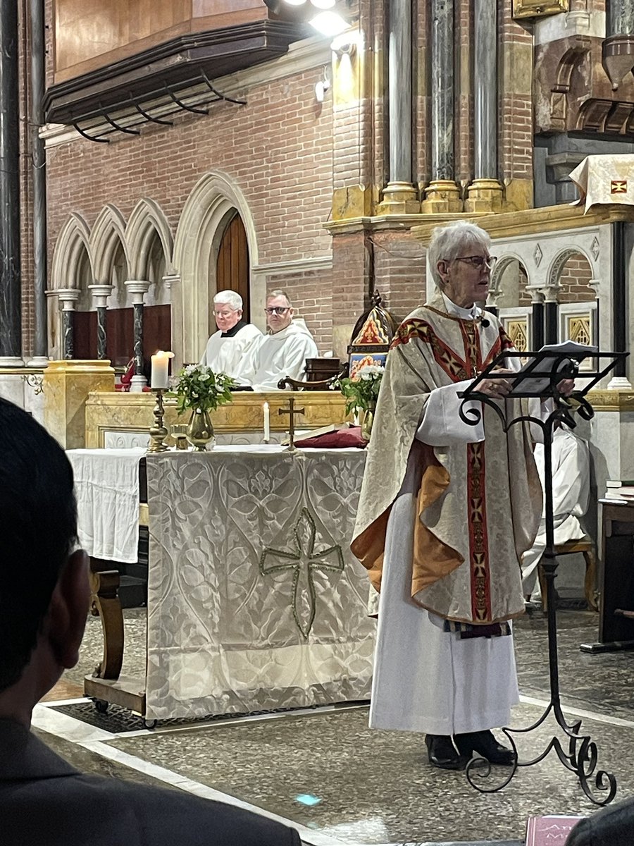 This week Rome welcomes @AnglicanWorld Primates. Great to start @AllSaintsRome this morning with a homily from the Most Rev’d Linda Nicholls Primate of the Anglican Church of Canada. Asking where we are from.