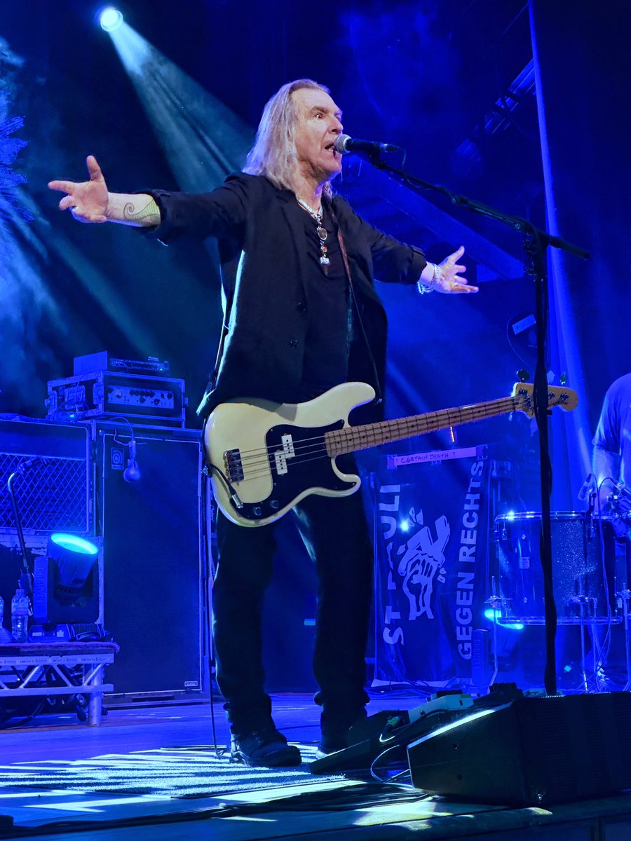 Brian Woods tweet media