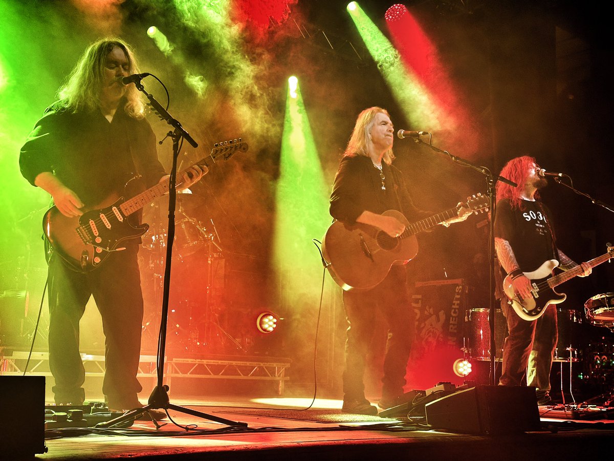 Brian Woods tweet media