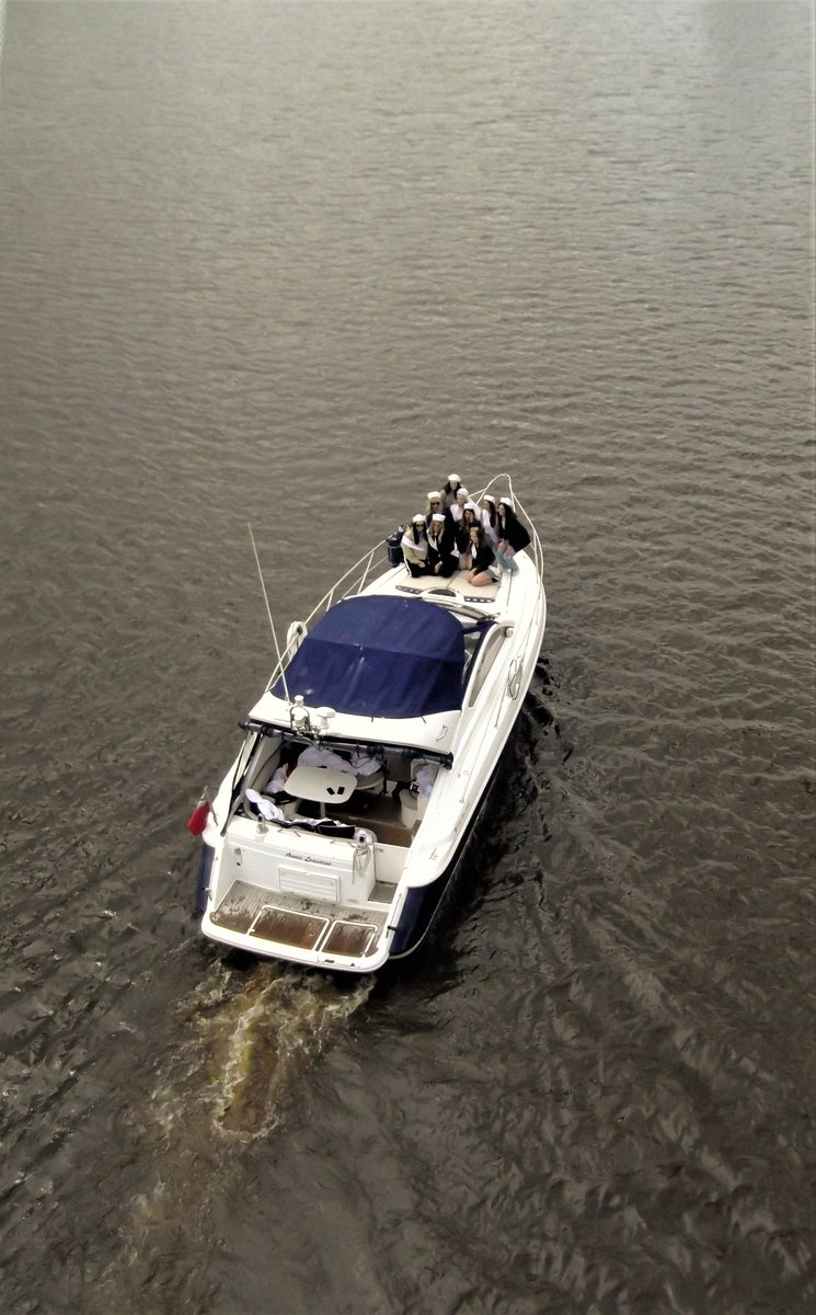 jac61941964's tweet photo. Party boat on the river Tyne. photos taken from the Millennium bridge.
#Tyne
#Boat
#Newcastle
#Gatehead https://t.co/DVnOPfLPfq