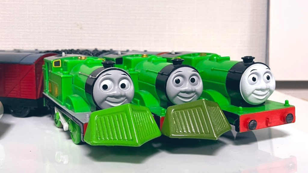 新品　  フィギュリン　2008年　オリバー I created RC Oliver about a year ago. You can make three Olivers