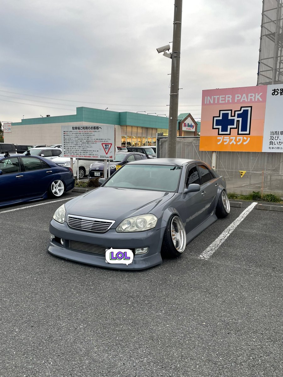 o_aajgad1ar's tweet photo. 実際にお会いした事あるから現車見てるけどものすごく車高短でかっこいい🥺
燃タンも移設してるし一通りやる事やってあるし🥺
たしか、これでサーキットで横向いてた気がする🥺
とりあえずかっこいいから誰か買いませんかー？🥺 https://t.co/D0D2Ma1egQ