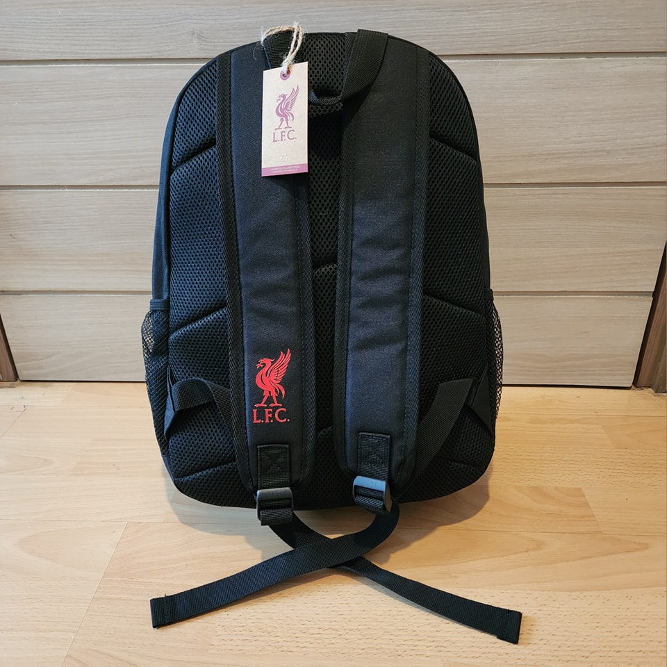 ขายกระเป๋าเป้ Liverpool ใครรออยุ่จัดได้เลยๆ 
-LFC Essentials Backpack สีดำ สกรีนหงส์แดงตัวใหญ่ เนื้อผ้าแคนวาส ทนทาน
- ขนาด 35 × 40 ซม. หนา 10 ซม.
- ด้านหลัง+สายสะพายบุฟองน้ำ 
- ด้านข้างใส่ขวดน้ำได้
=1150 บาทส่งฟรี

#yosotravel #YNWA #LFC #WeareLiverpool