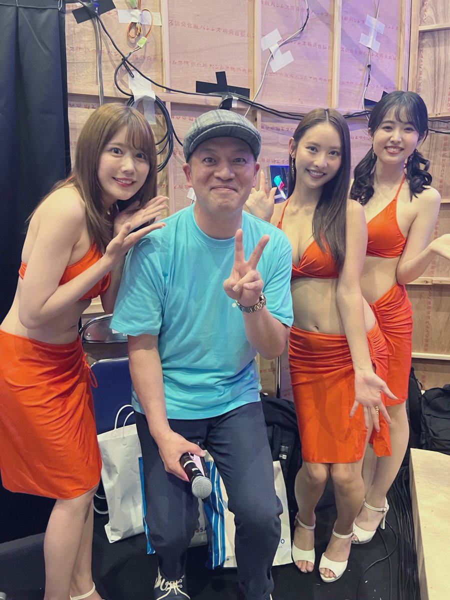anon_551's tweet photo. 二日間のニコニコ超会議ありがとうございました👍🏻✨︎
応援に駆けつけてくれた方や配信見てくださった方もありがとうございました😆
皆さんのおかげで大変大盛り上がりで終えることが出来ましたꉂꉂ(¯ᗜ¯艸)𐤔
ぺこぱさん、ドテチンさん、MattCab & MATZ & ずまさんありがとうございました🐬🏝

アーカイブもあるよっ

#SANYO超会議2024
#ぺこぱ
#虹色侍
#ずま
 #ドテチン