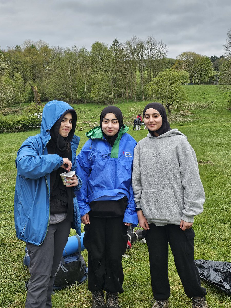 Y10@Tauheedulgirls packing up camp and setting off on day two of the Duke of Edinburgh Bronze expedition @BWD_YPS