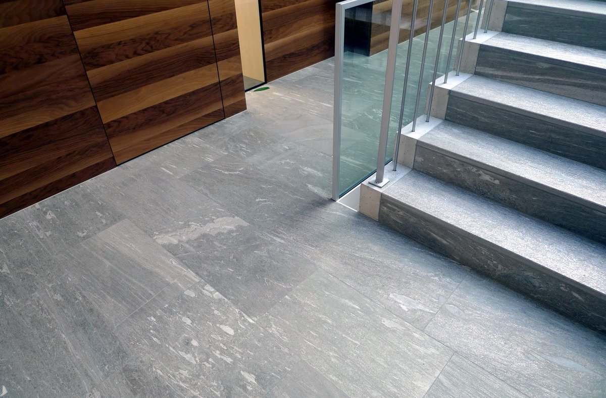 limestonegaller's tweet photo. Flooring and steps in Vals Stone
#limestonegallery #valsstone #stone #grey #flooring #stairs #finishes #surfaces #walls #floors #tiles #bespoke #design #interiors #interiorstyle #architecture #luxury #textures #homedesign #elegant #london #parisceramics #deferranti https://t.co/YpOic6BzyE