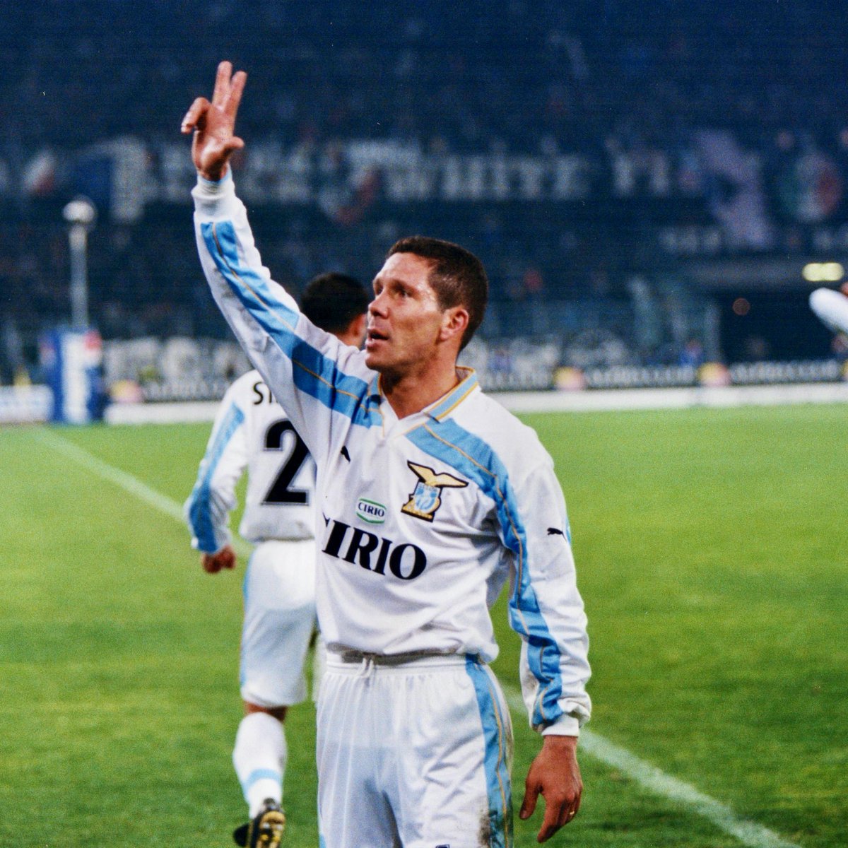 🎂 Buon compleanno @Simeone!

#AvantiLazio 🦅