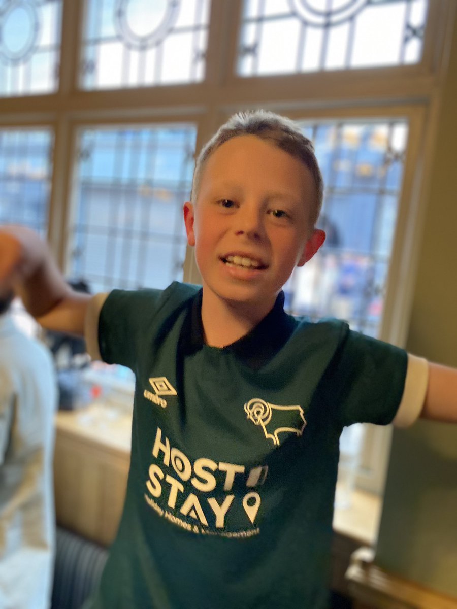 410express's tweet photo. Promotion doesn’t come around often but to share it with my boy was fantastic and for him to say it was the best day of his life 👌🏼 🐏 #dcfc #dcfcfans @dcfcofficial https://t.co/eZBZDcgbKP