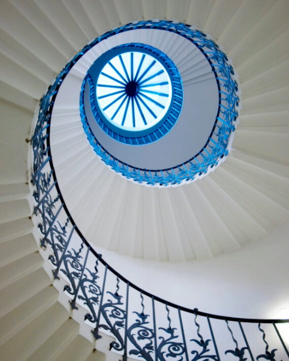 🌷 Is there a more beautiful staircase than this 😍 🌷 The iconic Tulip Stairs are one of the original features of the Queen's House in Greenwich. It's the first geometric self-supporting spiral staircase in Britain.