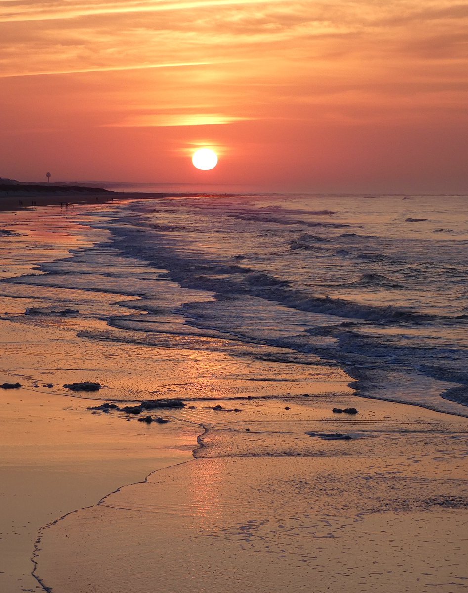 Good morning 🙏🏻 #SunsetBeach @EdPiotrowski @medwick @ChrissyKohler @WXIIJackie @Em_I_Am @jamiearnoldWMBF @LeeHaywoodWX @dogwoodblooms @marioncaldwx @JustinMcKeeWx @StarboardRail @ThePhotoHour @Christina4casts @CMorganWX @AndrewWMBF @AlexCorderoWX @ScottyPowellWX @EllaTanseyWECT