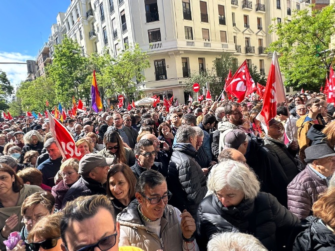 melvirarubi's tweet photo. Porque merece la pena #PedroQuédate @sanchezcastejon @PSOE https://t.co/ZqNdsYaWyt