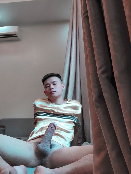 Anh tư sung sức 🦑 tweet media