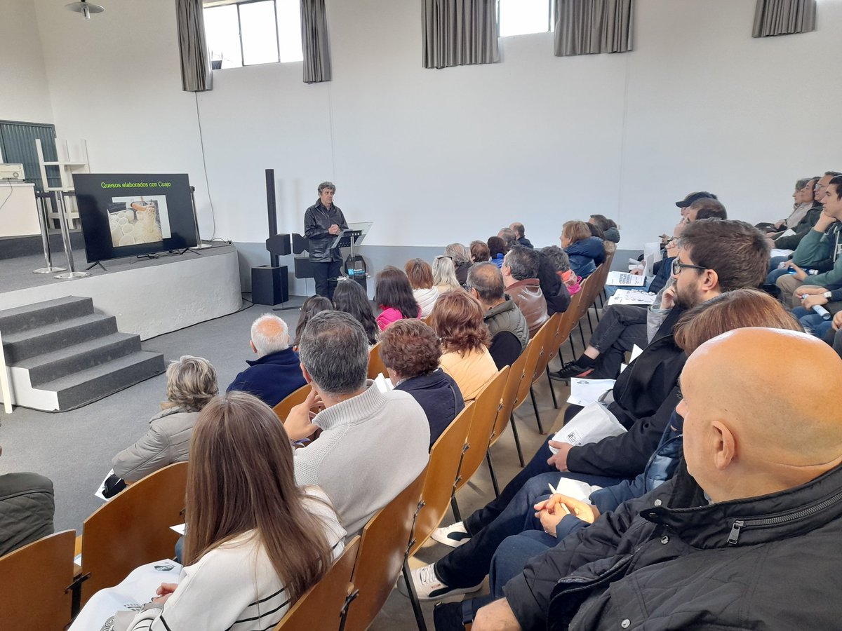 RazaChurra's tweet photo. ✅️ Exitazo de la #catadequesos de #CH37 gracias a @PalenciaAyto con el aforo completo 👏

Apreciando lo nuestro! 

@AmadoCharra @PetraMora @QuesoMontiermo @QCGVillerias @Majadadebarcina #VilladelaNava https://t.co/brYRs5IupK