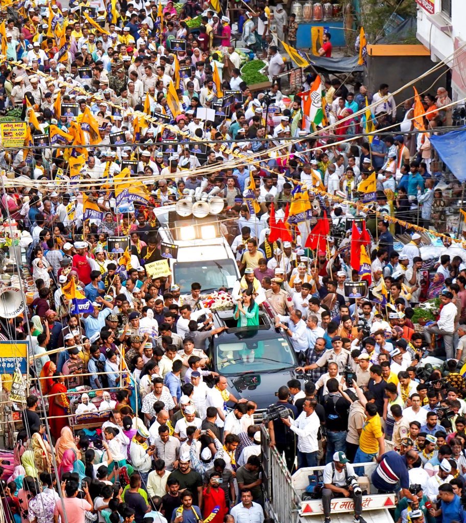 Amit Shah’s rally      Sunita Kejriwal’s rally