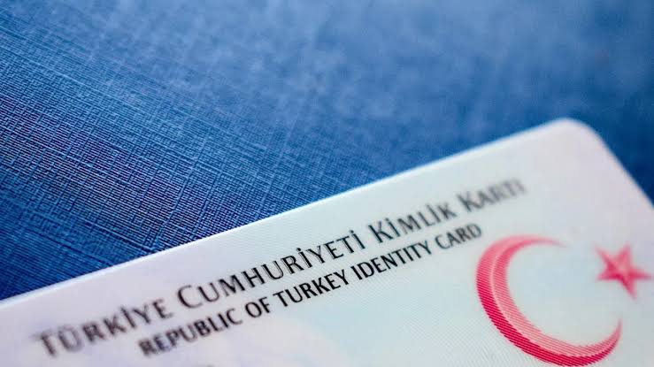 Üstün ırk ama:

🟥 Kendi ülkesindeki otele İngilizden 120€ fazla ödüyor

🟥 Kendi ülkesinde yaka paça işten atılıp yerlerine Hindistan ve Afrika'dan işçi getiriliyor

🟥 Kendi ülkesinde Somalili tarafından ezilince kan parası için 800€ ödeniyor

🟥 Kendi ülkesinde kendi