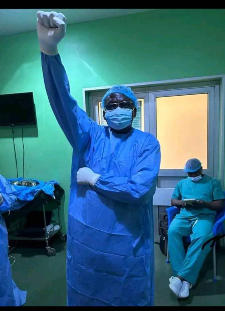 Dr Abdullahi Jimoh successfully performs the first cerebral aneurism clipping surgery in ABUTH Zaria.He is a Professor of Surgery&amp;Consultant Neurosurgeon.The operation was first of its kind in the whole of Northern Nigeria.Cerebral aneurysm clipping, a complicated brain surgery.