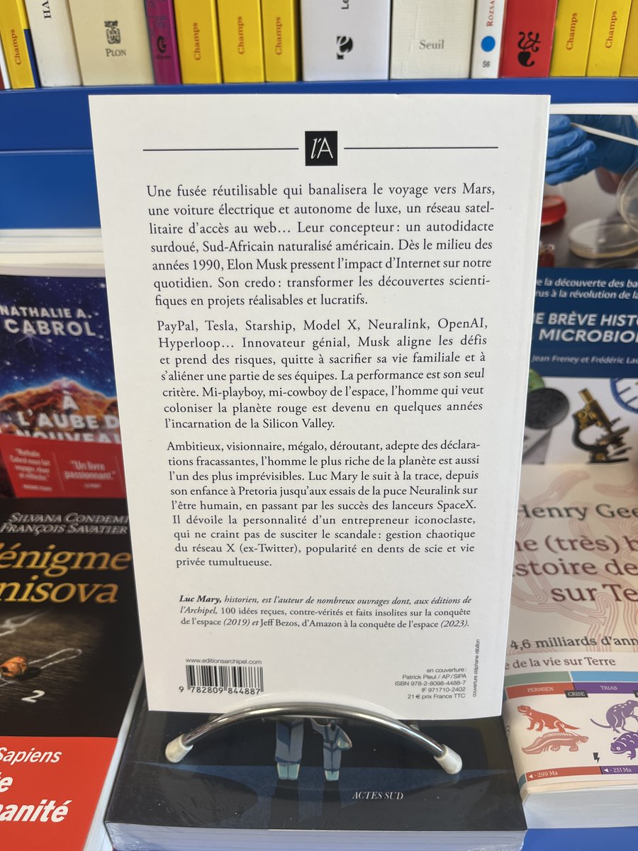 Voici mes 2 coups de cœurs de la semaine dernière à Librairie au @BLibrairie à @CaenOfficiel 😊😊 'Aller plus haut, biologie et technologie du vol', écrit par Richard Dawkins et qui est édité par @HetOeditions. 'Elon Musk, de Tesla à X les défis de l’homme qui invente notre…