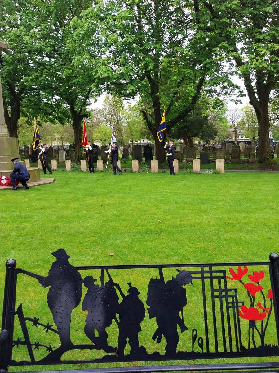 Remembering Australians and New Zealanders who served and died in all wars. A service at Southern Cemetery today. Thanks to all who attended.
#ANZACDay
@ADFintheUK 
@LordMayorOfMcr @MajidDarLMC 
@NorthendenClub