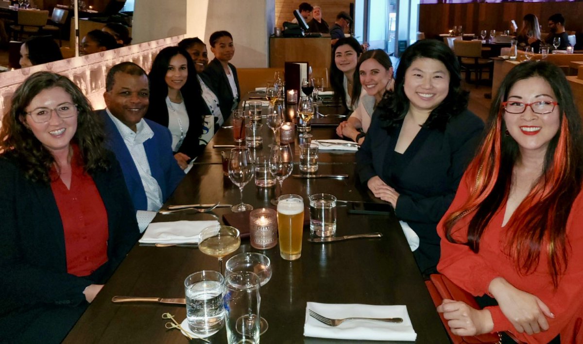 Awesome @UCDavisSurgery General Thoracic Dinner at #AATS2024! Thanks to @LisaBrownMD for hosting. Wonderfully time with our recent Alumni, trainees, @UCDavisMed students & @AATSHQ “Member for a Day” trainee. #MedEd #tssmn #TheFaceofCTSurgery