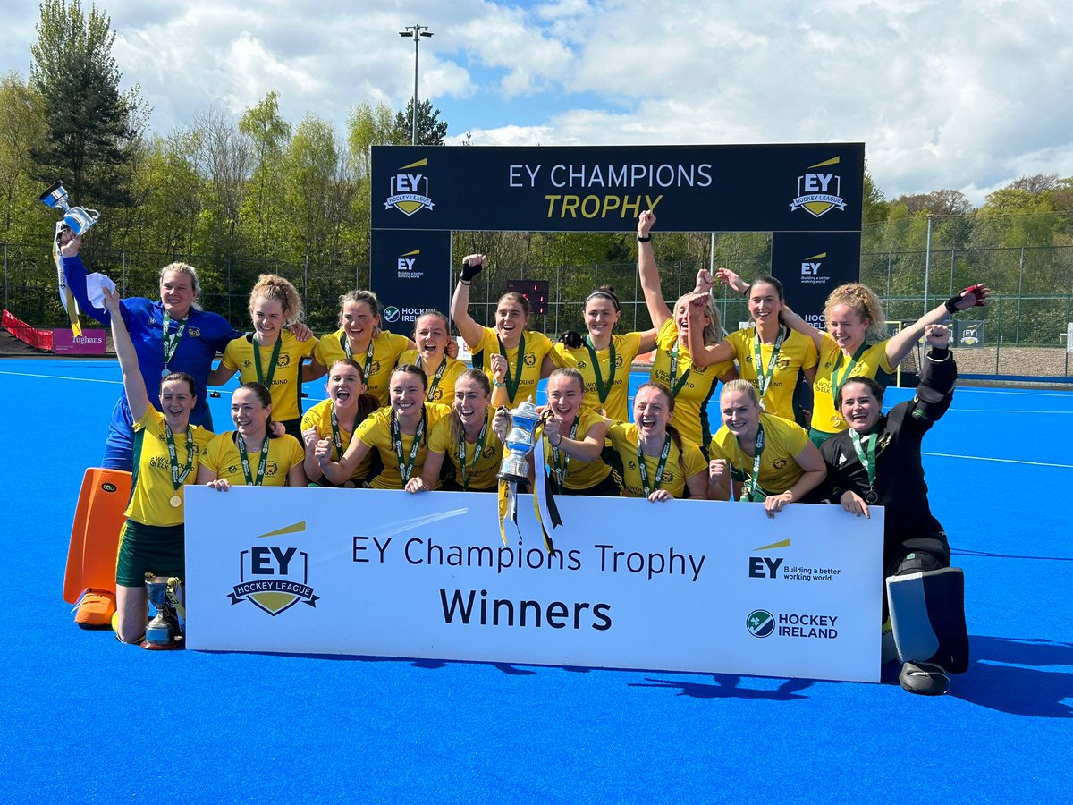 EY Champions Trophy winners 2023/24 after defeating Loreto 1-0. Thanks to @banbridgehc and @irishhockey for a great weekend of exciting hockey