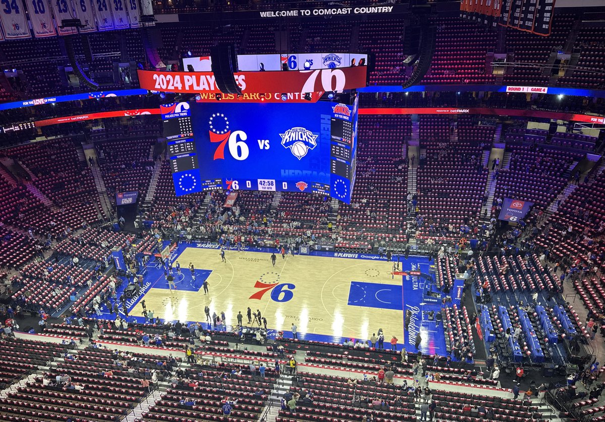 Excited to be in Philly as the Knicks get set to battle the Sixers in a pivotal Game 4! New York leads the series 2-1, but the Sixers are coming off a strong Game 3 performance that saw them score 43 points in the third quarter @wfuvsports #ForTheLoveOfPhilly #NewYorkForever