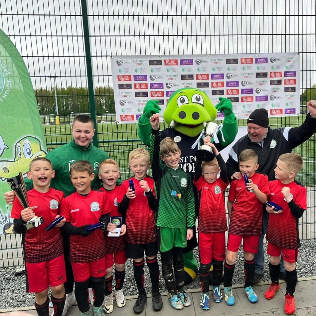 CONGRATULATIONS to our Under 8 Ospreys in their Cup Final win against a good @BecclesCaxtonFC Thanks to @TheNestCSF and @NSYFL volunteers for organising a great Finals Day #gorlestonrangers #grassroots