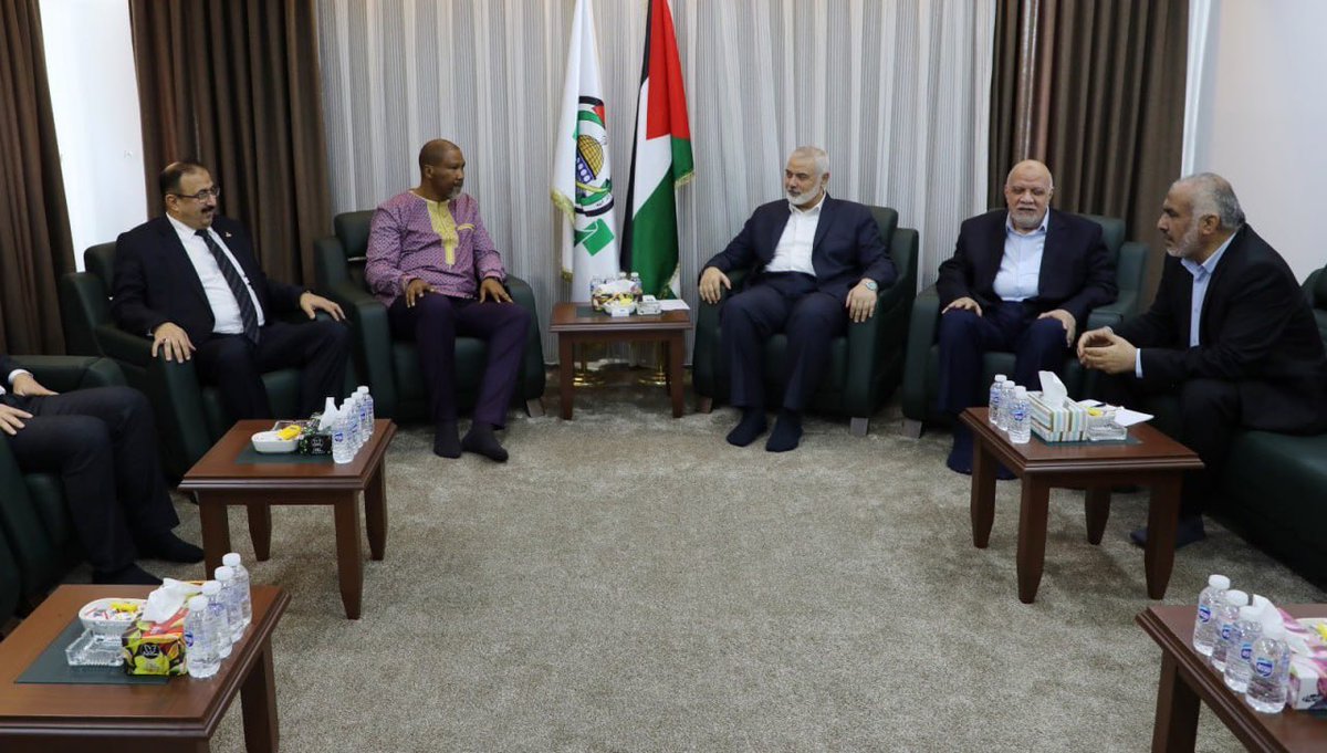 🚨BREAKING: HAMAS LEADER ISMAIL HANIYEH RECEIVES NELSON MANDELA’S GRANDSON IN ISTANBUL.

Hamas statement:
—
“Ismail Haniyeh Receives Nelson Mandela's Grandson in Istanbul

The fighter brother Ismail Haniyeh, head of the political bureau of Hamas, hosted Mr. Nkosi Zwelivelile…