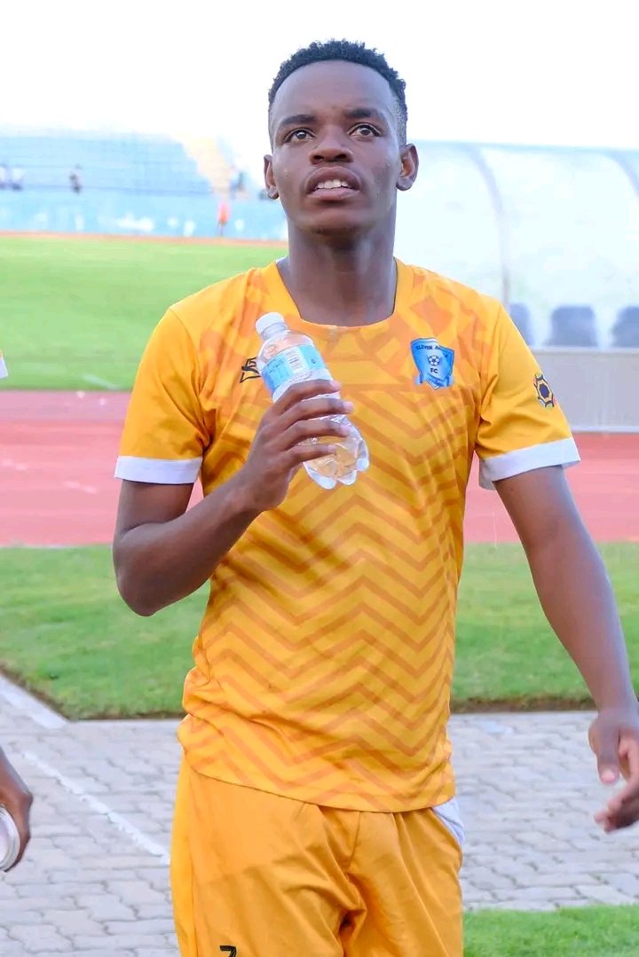 Botswana Premier League Results 🏆🇧🇼 

◾ Eleven Angels 1-3 VTM FC 
◾ Matebele FC 1-2 Gaborone United 
◾ Police XI 1-2 Jwaneng Galaxy 

#bwfootballarena 
#kmthejournalist