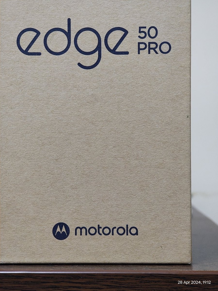 here is my review of the Motorala Edge 50 Pro after almost 20 days of usage. i'll try to keep it short [25 tweets].

@motorolaindia #MotorolaEdge50Pro

don't forget to like, retweet/repost, and follow!