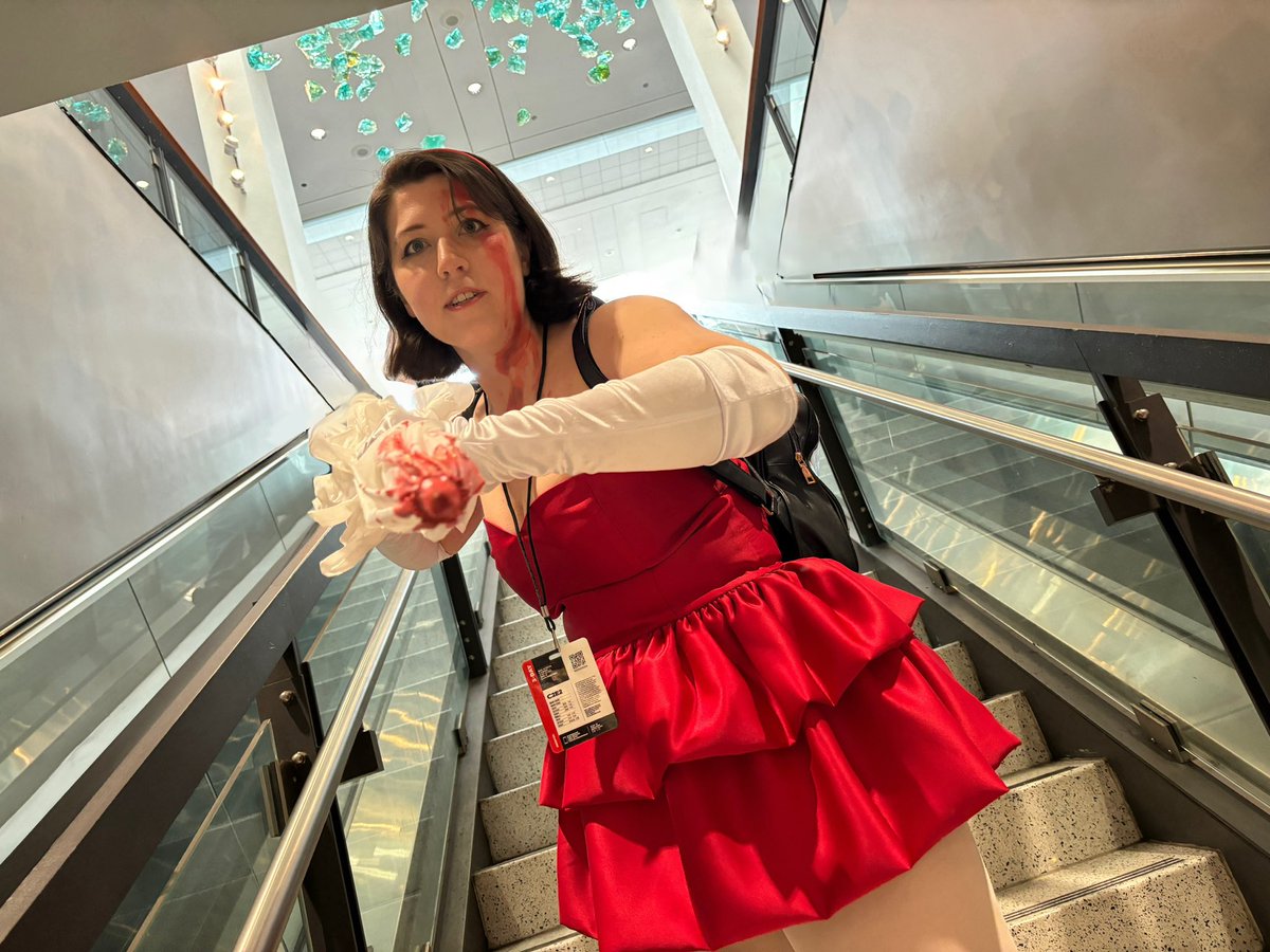 “Let’s end all of this. We don’t need two Mimas now, do we?”  
#perfectblue #cosplay #c2e2