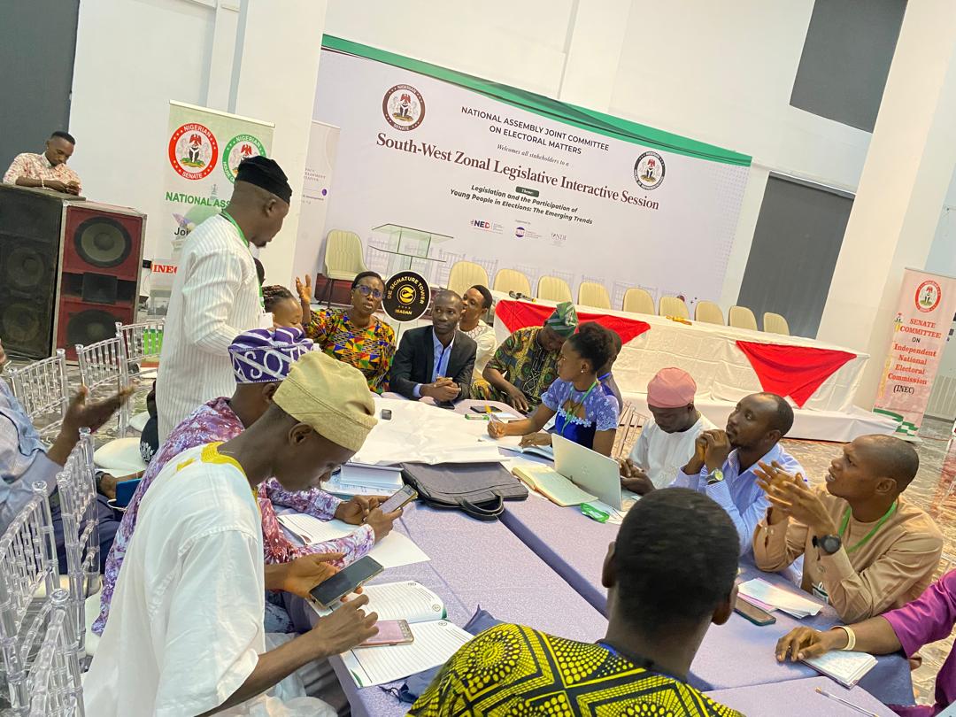 Participants conversed in groups to come up with several recommendations which were presented to the National Assembly Joint Committee and other relevant stakeholders. This was to ensure youth inclusivity in electoral reform process in Nigeria. #YouthElectoralReform