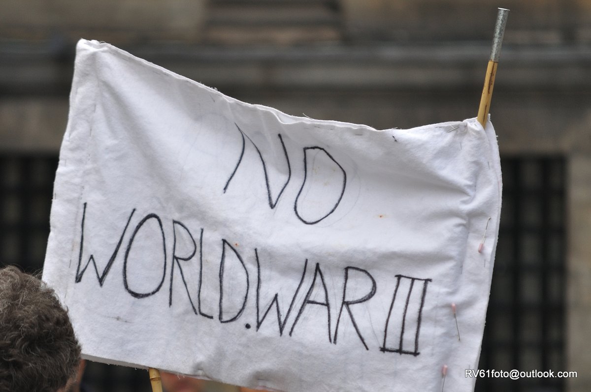 vrijheidsbehoud vereist weerbaarheid

vanaf de #Dam #vredesdemo #vredeswandeling

#NietOnzeOorlog
#NotOurWar
#FreeAssange
#DoNotComply
#houjerugrecht
#noCBDC
#steundeboeren
#coronamaatregelen
#disproportioneel
#debeleidsverantwoordelijkenhiervoorstraksnietvergeten