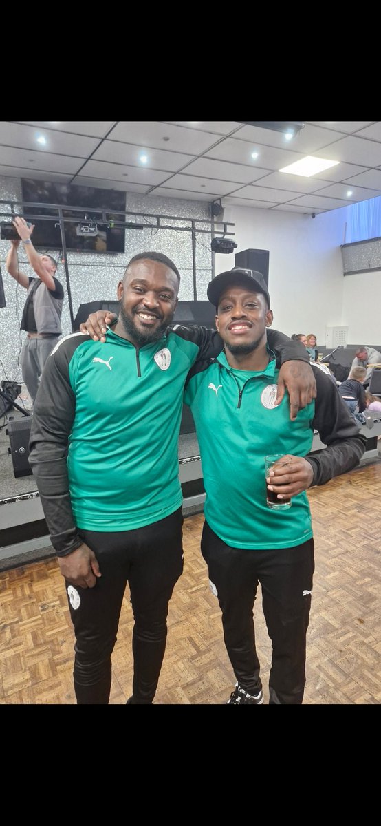 Onebomb2's tweet photo. Couple Sunday league legends best out ther done for years @simcapz1 @ExcellentNeeks done us all proud lads 🫡💙🔥 https://t.co/G9RX6v03oW