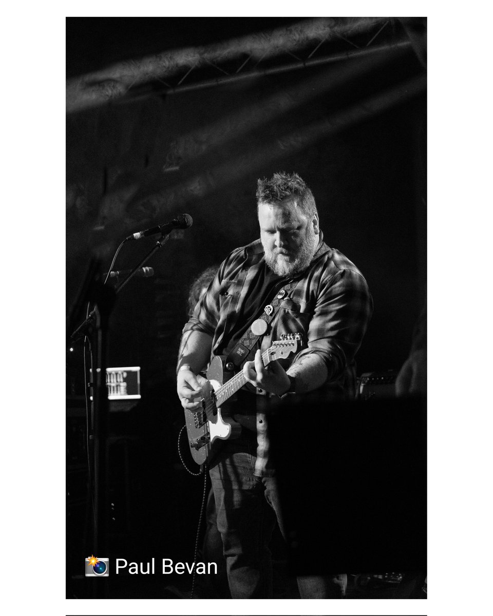 Luke Tuchscherer @Ramblin_Roots a few weeks a go a fantastic set of music @americanaUK I was using a fujifilm XH1 camera and a fujifilm lens 50/140 2.8 @FujifilmUK #ramblinrootsrevue2024 #americanauk