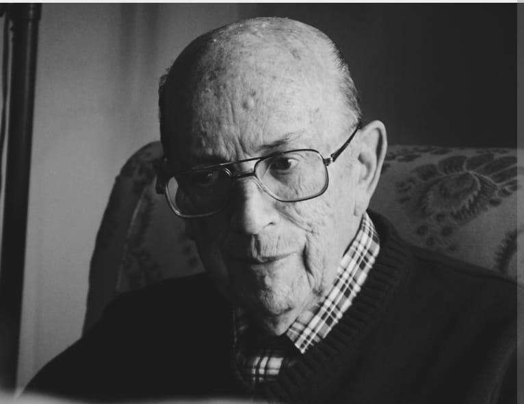 Un apretado abrazo a la familia Arsuaga y amigos. Hoy nos deja uno de los grandes presidentes de nuestro querido <a href="/Defensorsp/">Defensor Sporting</a> , dejando su huella en nuestra historia y sobre todo un gran legado que continuar.
QEPD Don Eduardo.