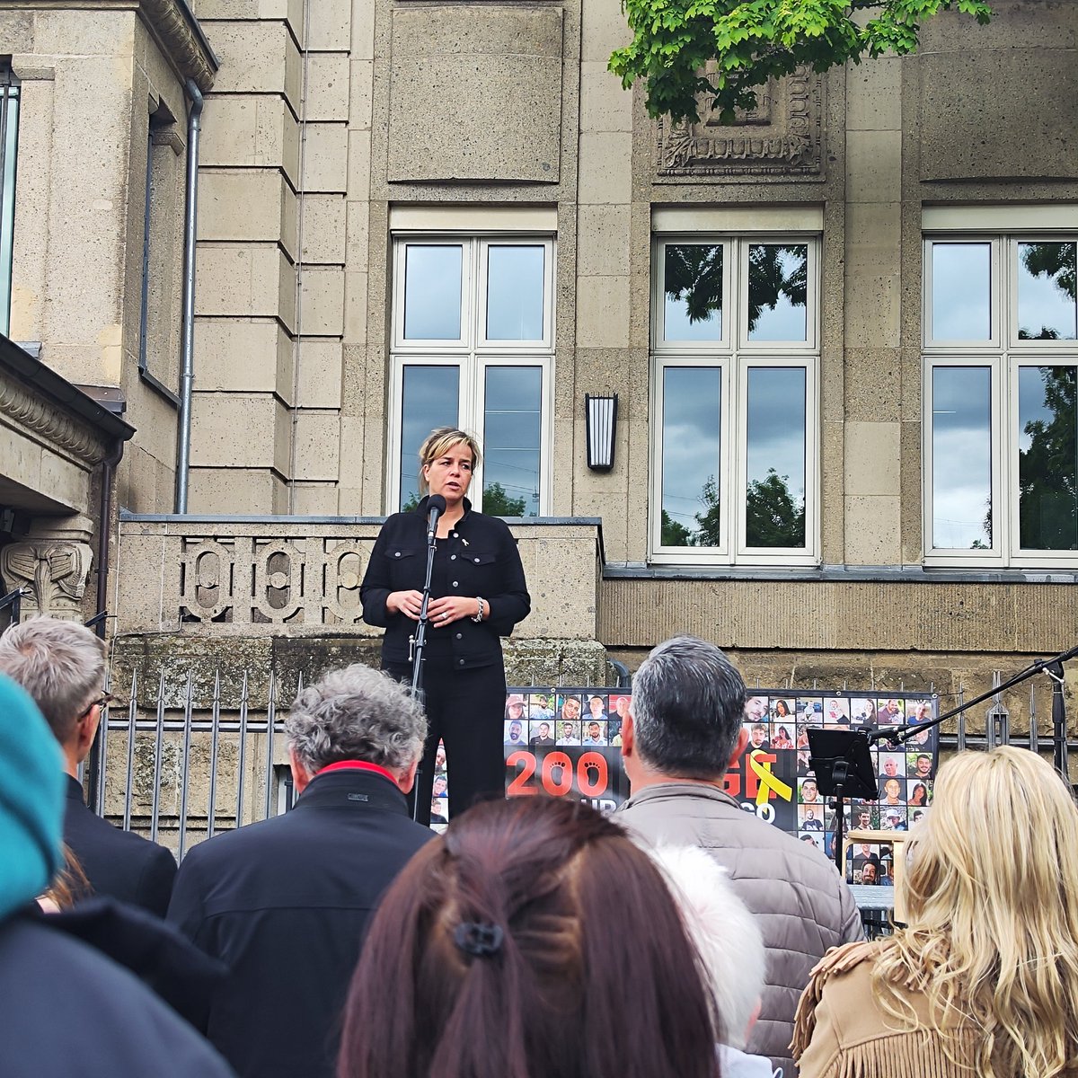 Baghi161's tweet photo. Heute ist Tag 204 nach dem Massaker in #Israel... Es gab wie jede Woche Sonntag einen #RunForTheirLives 🇮🇱
Bürgermeister Keller und Wirtschaftsministerin Mona Neubaur haben wahnsinnig tolle Reden gehalten.... Eine wirklich sehr schöne, friedliche Demo
#StandWithIsrael #Dus2804 https://t.co/PfSXp9XFEA