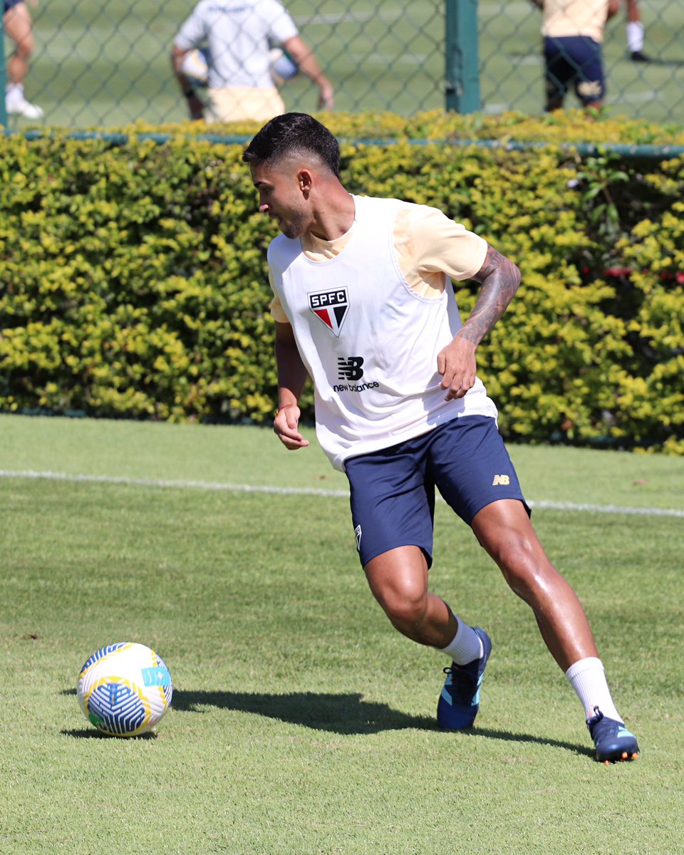 📍CT da Barra Funda O elenco concluiu a preparação para o clássico desta segunda-feira! 🏟️ Ainda dá tempo de garantir seu lugar no MorumBIS > spfcticket.net #VamosSãoPaulo 🇾🇪