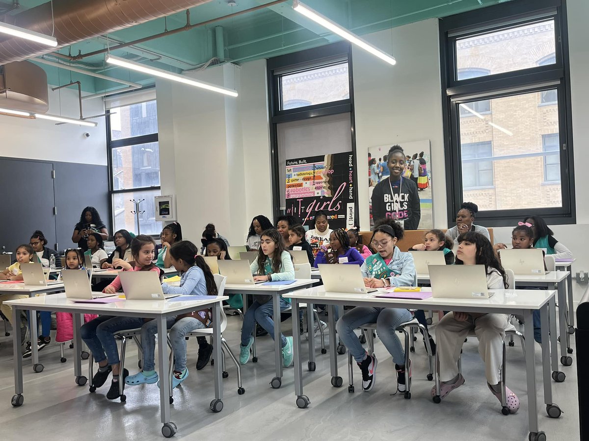 Black Girls Code event for Girl Scouts at the Google NYC office seroundtable.com/photos/black-g…