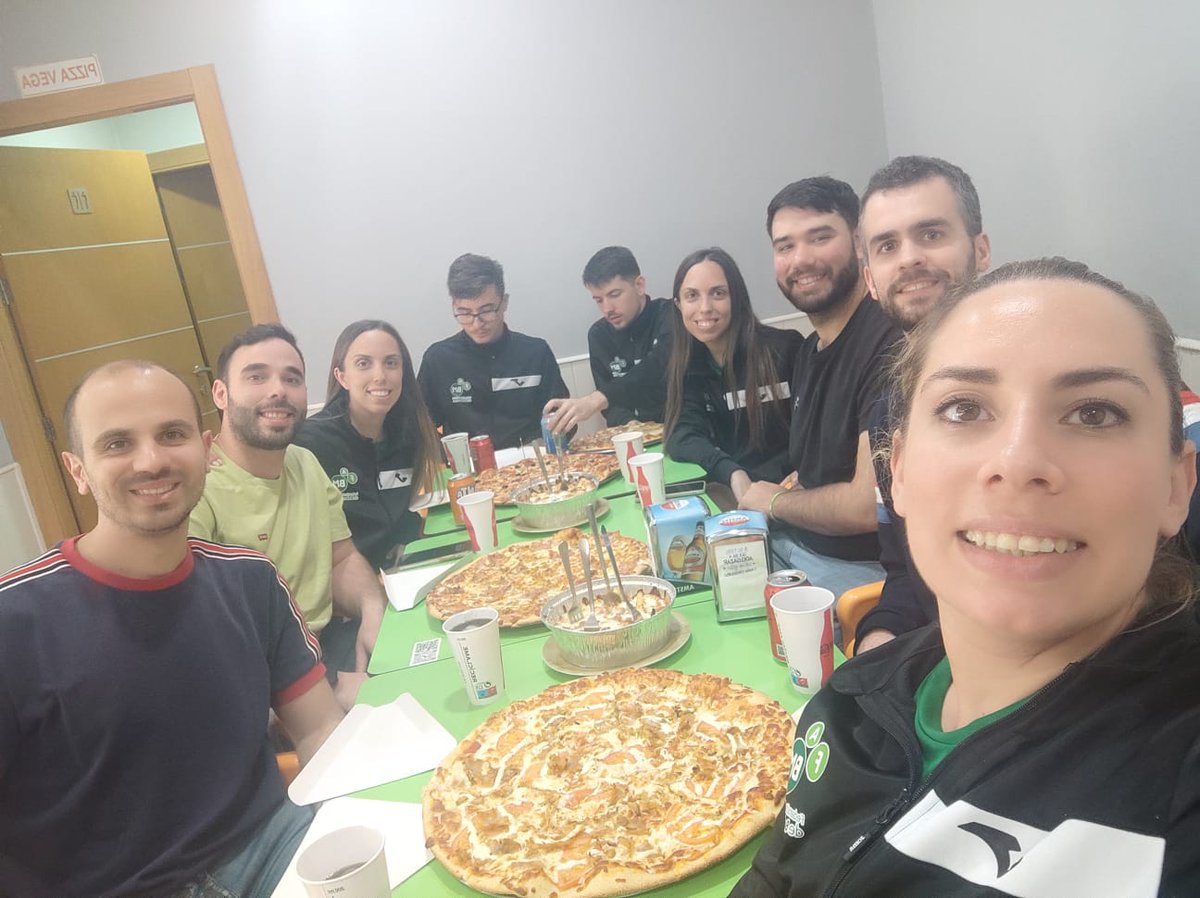 Maravilloso y vibrante fin de semana repleto de balonmano y amigos. Ayer pudimos estar en el partido de Primera División Nacional Masculino entre Palautordera y Sant Joan Despí y hoy acompañando a los compañeros de <a href="/AlmeriaBm/">CTA ALMERIA BM</a> 
Seguimos aprendiendo y trabajando! 👏💪