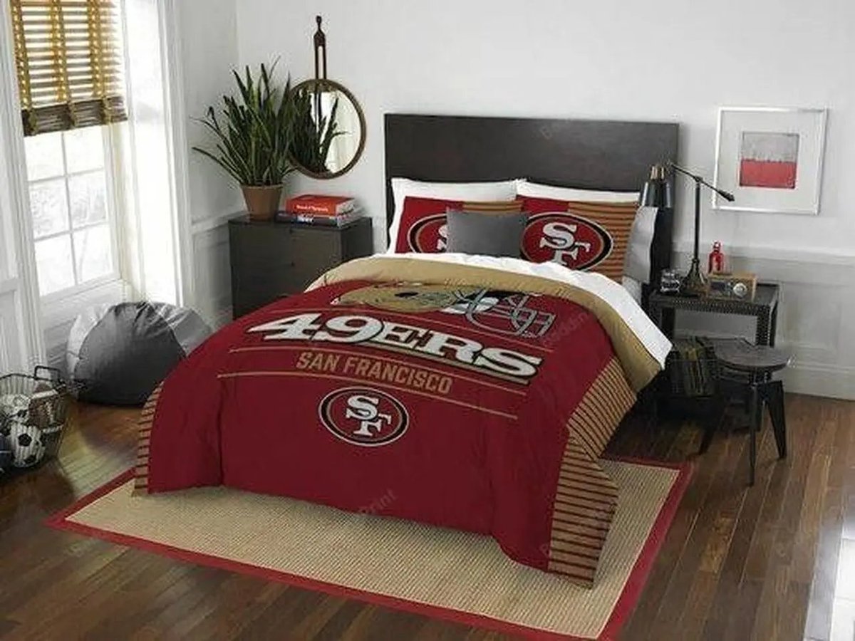 Elevate your bedroom decor with our San Francisco 49ers GS CL Customize NFL Football Team Bedding Set! 🏈❤️ Personalize your sleep space with your favorite team's colors and logo.  
Show off your Niners pride with us at dreamrooma.com/san-francisco-…
#SanFrancisco49ers #NFL #BeddingSet