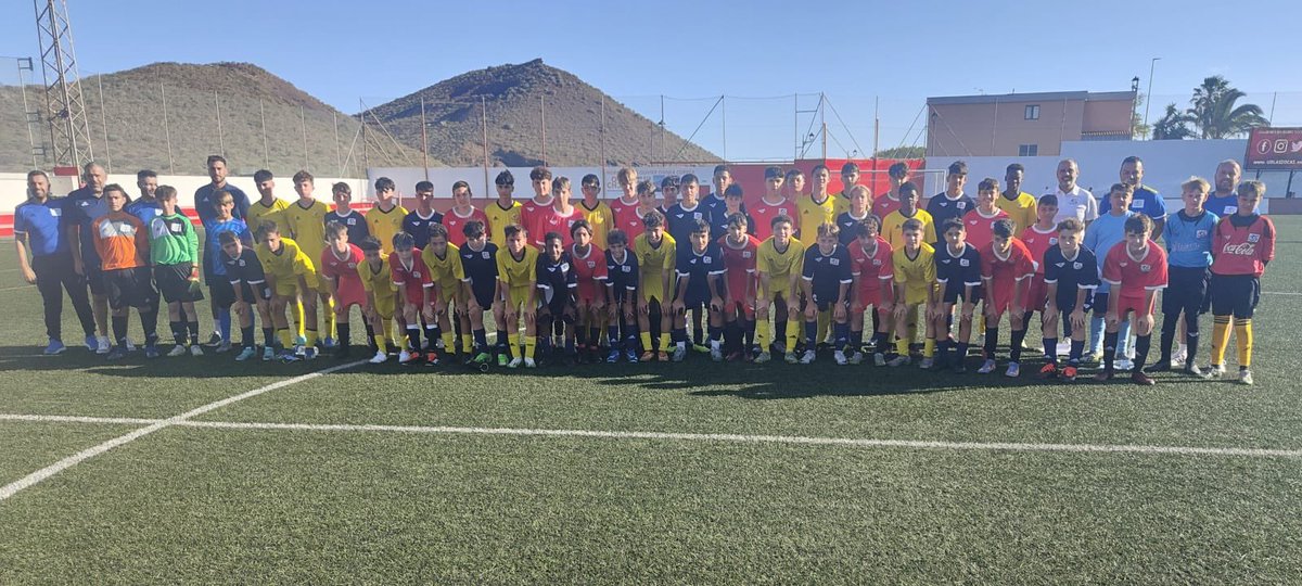 🏟️ Las Zocas acoge un entrenamiento de la selección de Tenerife sub14 masculina.

➕ℹ️ ftf.es/comunicacion/n…

#somosFIFT